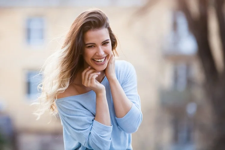 Thinking of Having a Beautiful Smile: Visit a Cosmetic Dentist